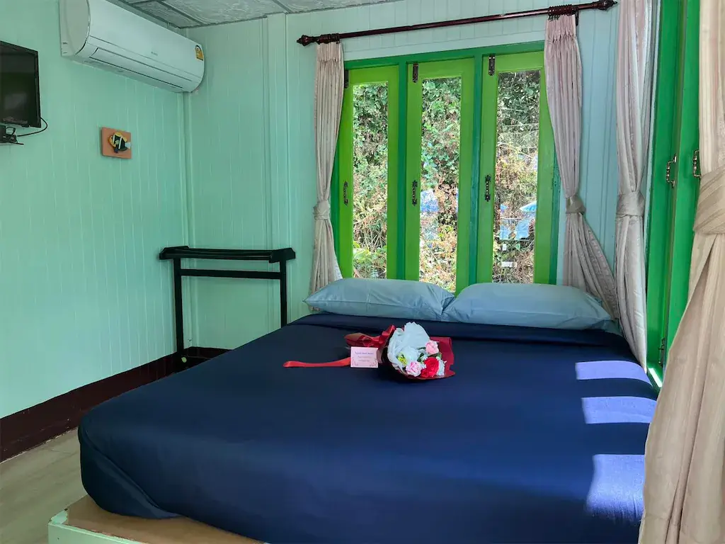 ที่พักแสมสารติดทะเล ราคาถูก