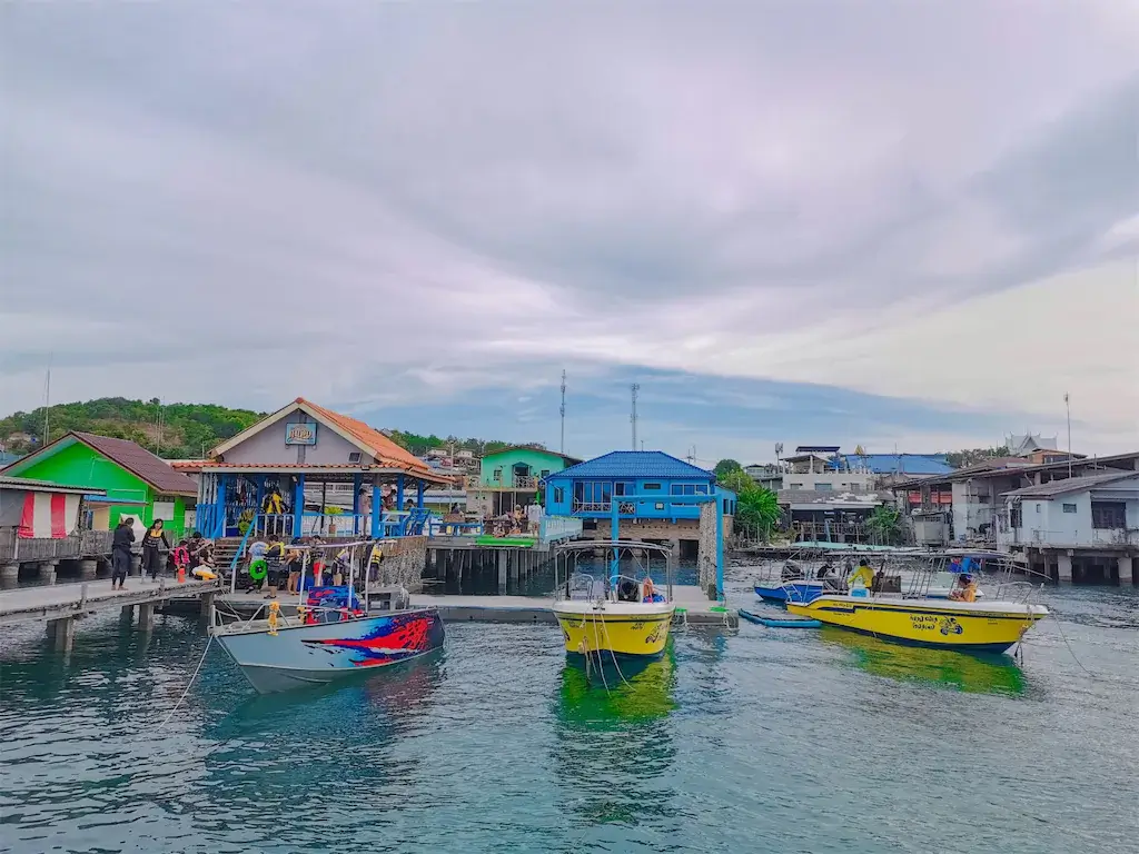ที่พักแสมสารติดทะเล ราคาถูก
