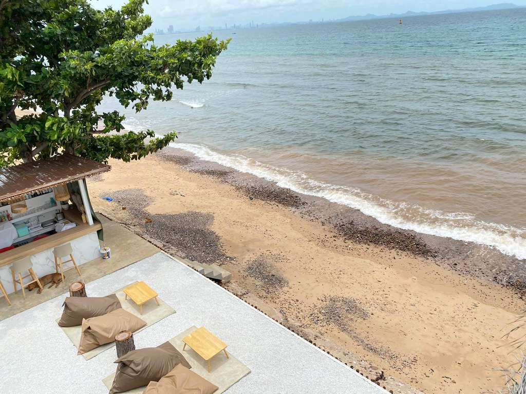 ที่พักเกาะล้านติดทะเล ราคาถูก
