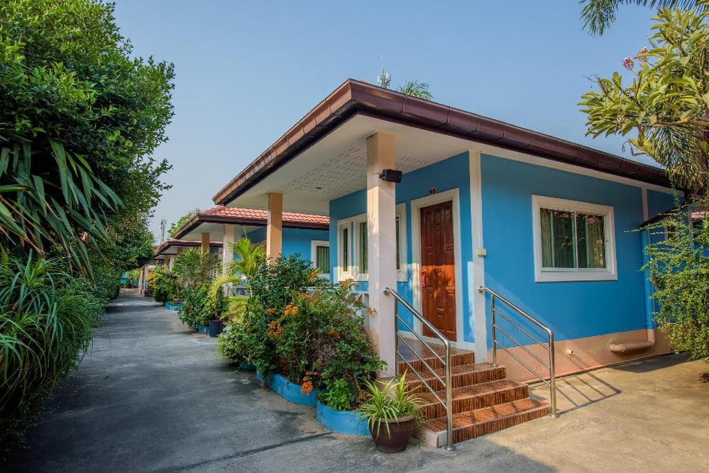 ที่พักเกาะล้านติดทะเล ราคาถูก