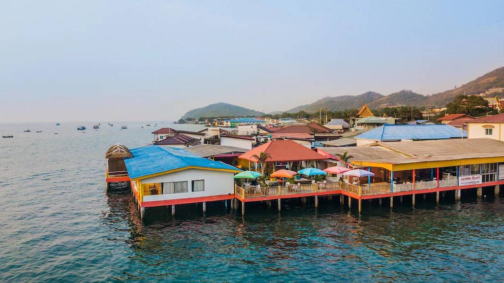 ที่พักเกาะล้านติดทะเล ราคาถูก