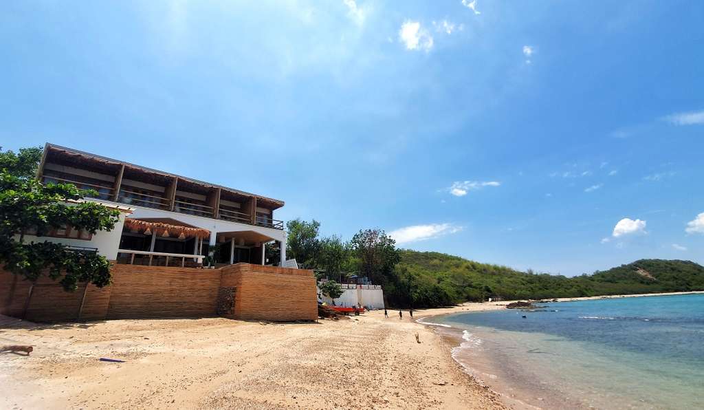 ที่พักเกาะล้านติดทะเล ราคาถูก