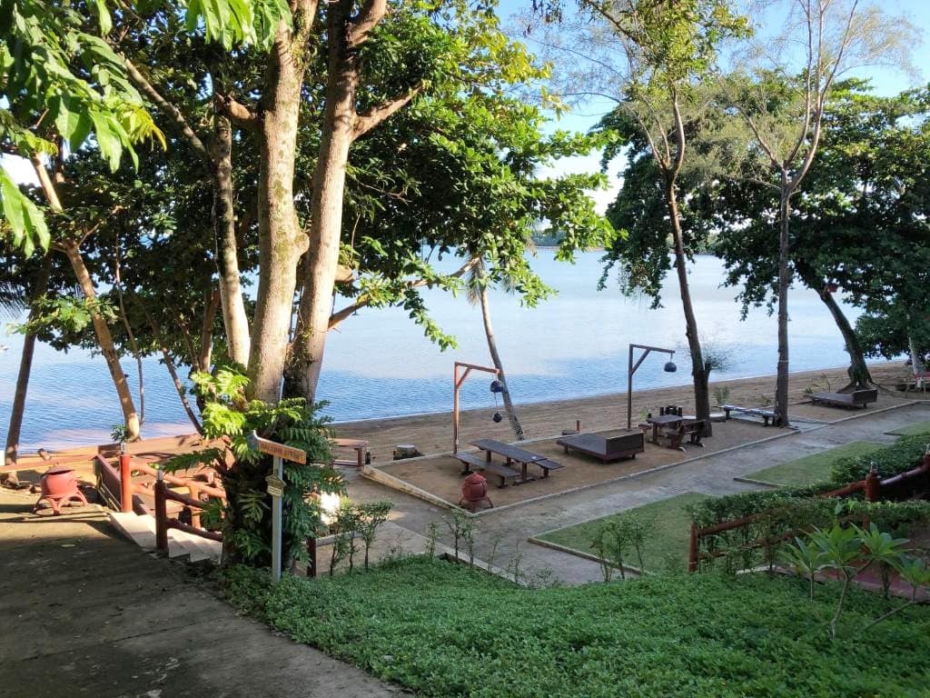 ที่พักเกาะหมาก ติดทะเล