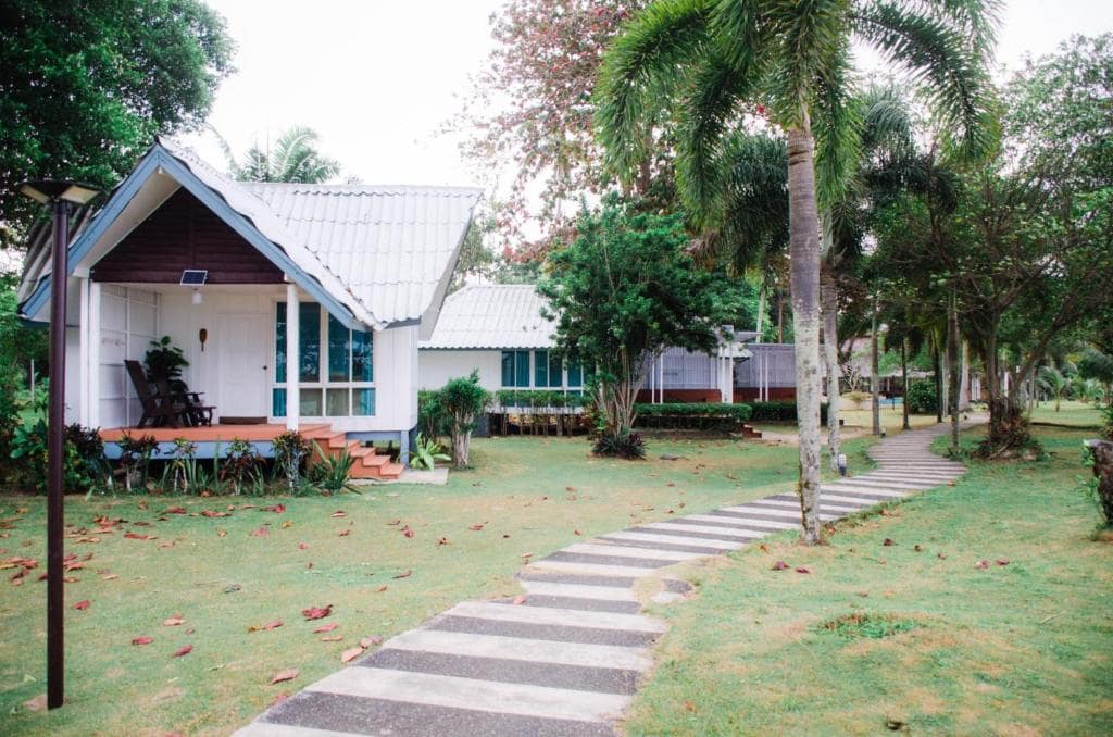 ที่พักเกาะหมาก ติดทะเล