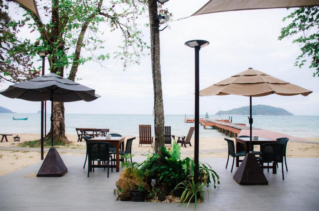 ที่พักเกาะหมาก ติดทะเล