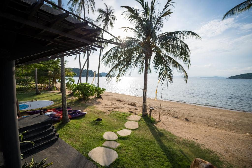 ที่พักเกาะหมาก ติดทะเล