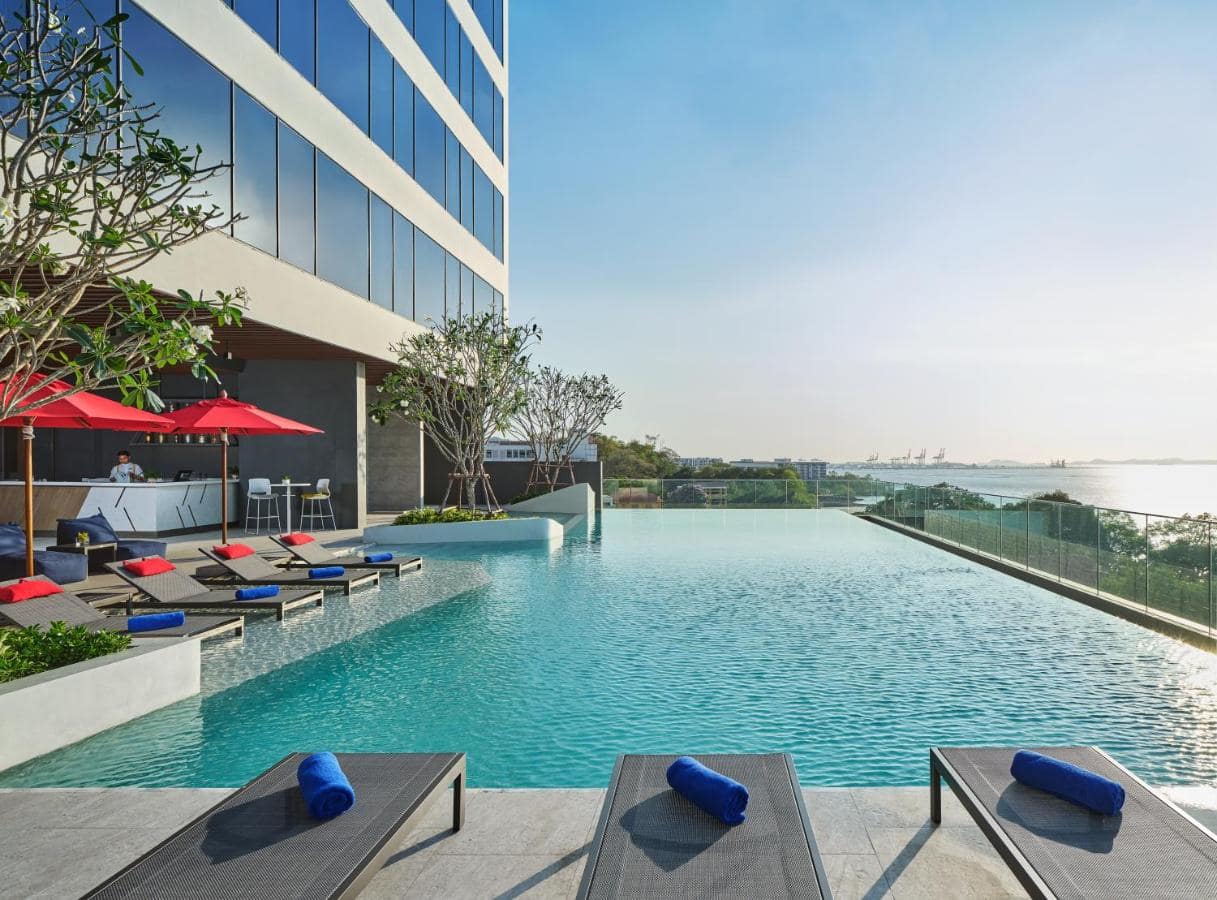 ที่พักศรีราชาแนะนำ ติดทะเล ราคาถูก